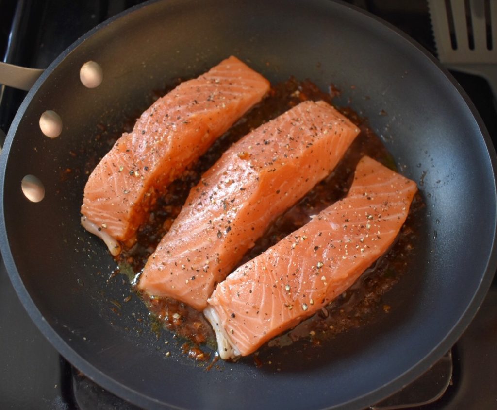 Here The Easy Way to Cook Pan Seared Salmon with Soy Ginger Glaze ...